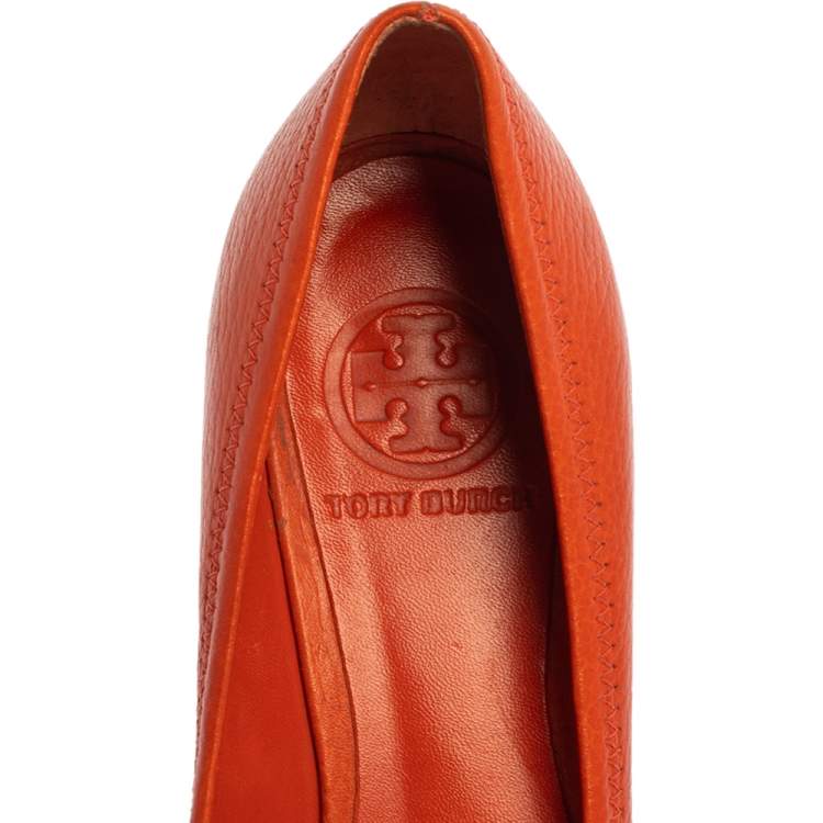 Pre Owned Tory Burch Orange Leather Logo Slip On Pumps Size 38.5