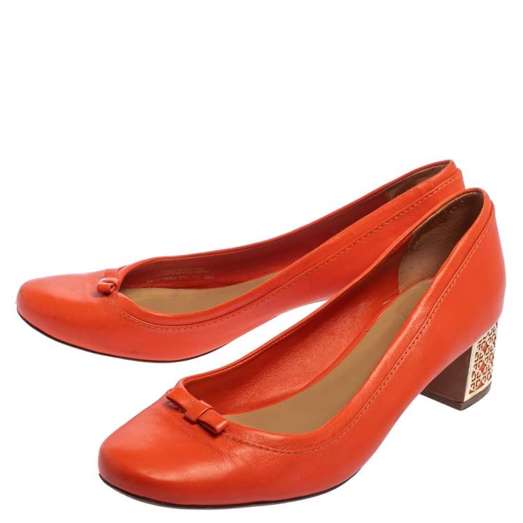 Pre Owned Tory Burch Orange Leather Bow Detail Block Heel Pumps Size 39