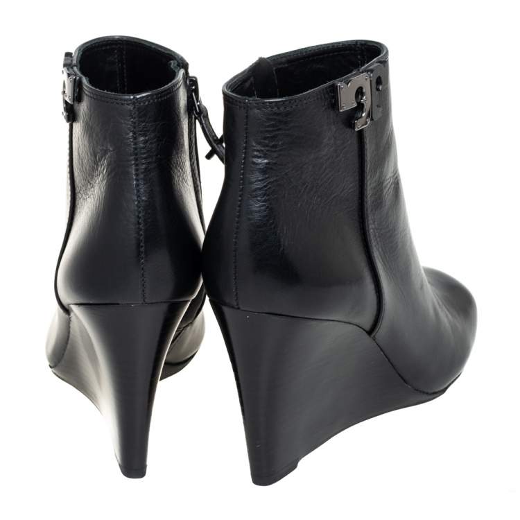 Pre Owned Tory Burch Black Leather Lowell Wedge Ankle Boots Size 37