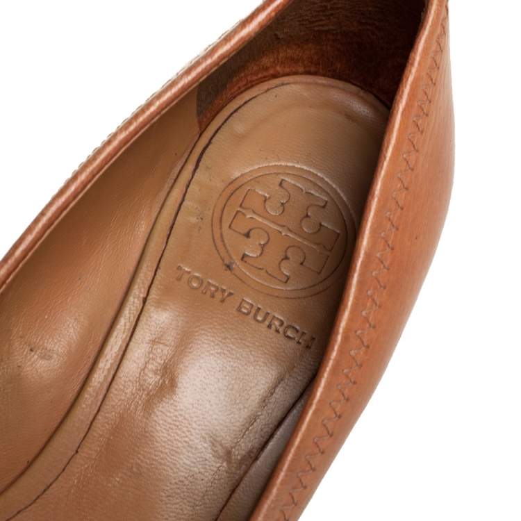 مملوكة مسبقًا Tory Burch Tan Leather Sally Wedge Pumps Size 35