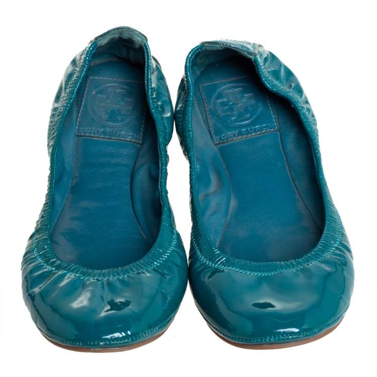Pre Owned Tory Burch Blue Patent Leather Scrunch Ballet Flats Size 36
