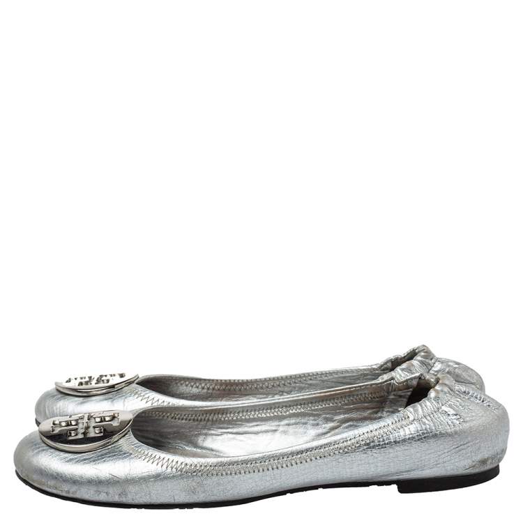 Pre Owned Tory Burch Silver Leather Scrunch Ballet Flats Size 38