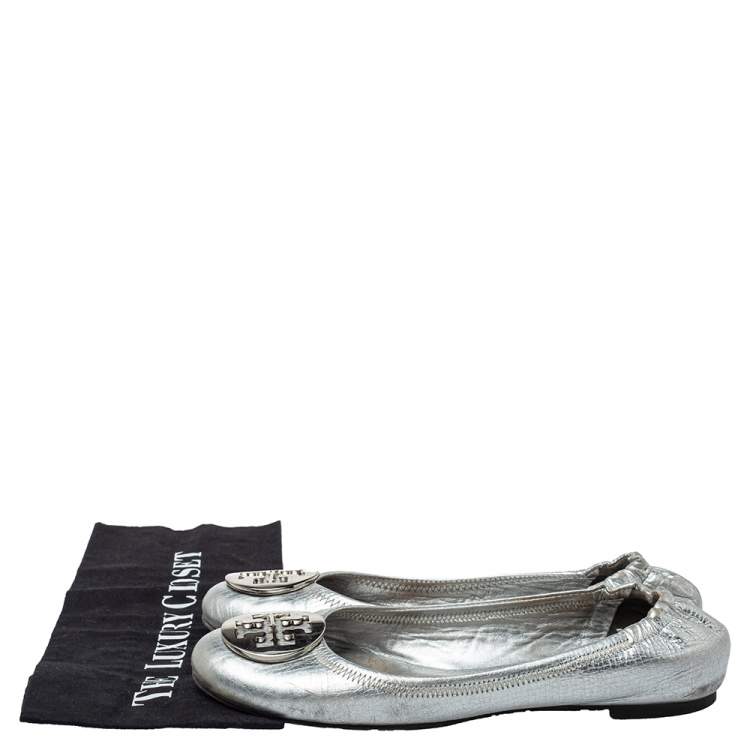 Pre Owned Tory Burch Silver Leather Scrunch Ballet Flats Size 38