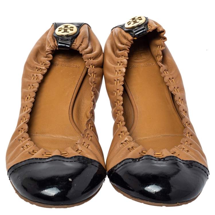 Pre Owned Tory Burch Black/Brown Leather And Patent Cap Toe Scrunch Ballet Flats Size 38