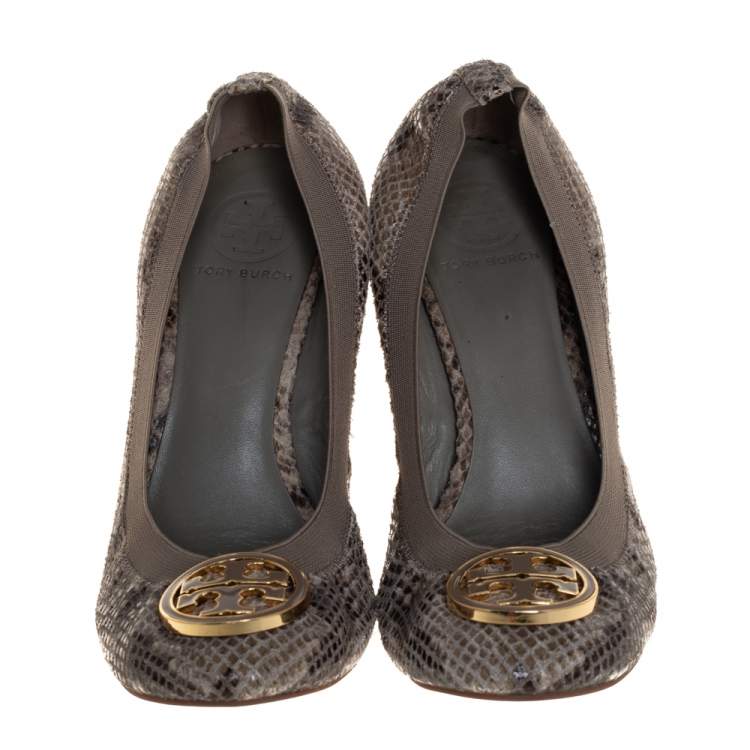 Pre Owned Tory Burch Two Tone Python Embossed Leather Caroline Wedge Pumps Size 38.5