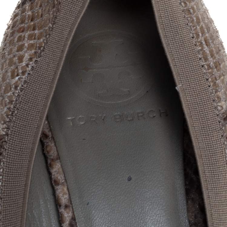 Pre Owned Tory Burch Two Tone Python Embossed Leather Caroline Wedge Pumps Size 38.5