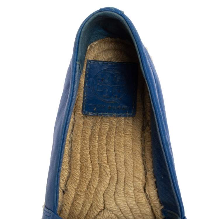 Pre Owned Tory Burch Blue/Black Leather Cap Toe Flat Espadrilles Size 37.5