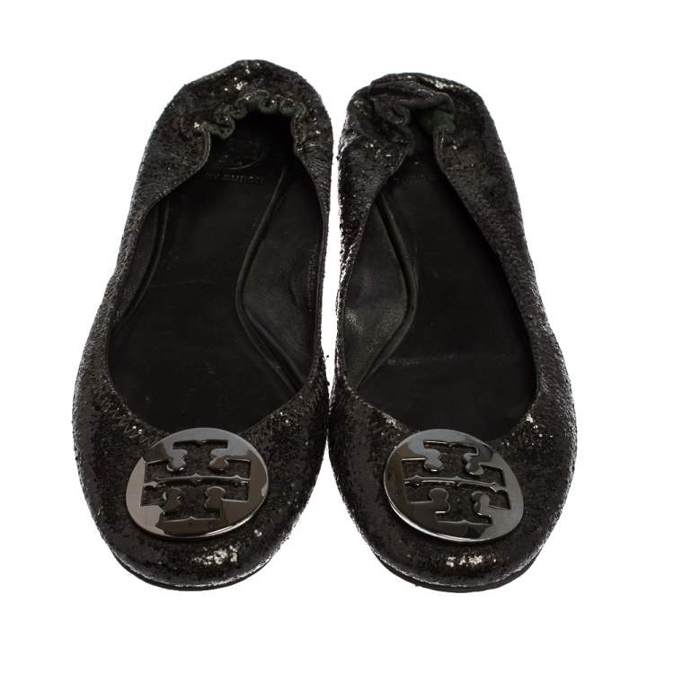 مملوكة مسبقًا Tory Burch Black Glitter Logo Ballet Flats Size 41