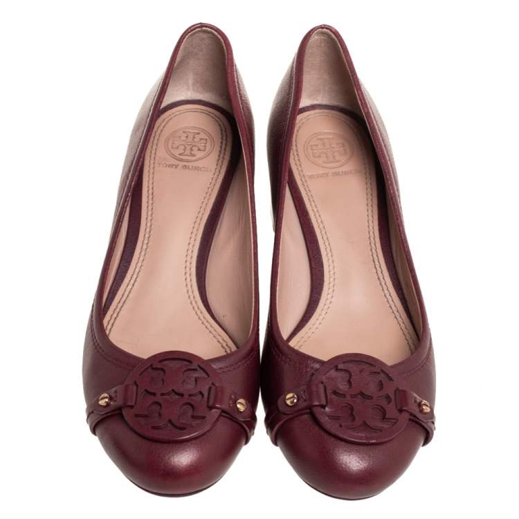 Pre Owned Tory Bruch Burgundy Leather Block Heel Pumps Size 37