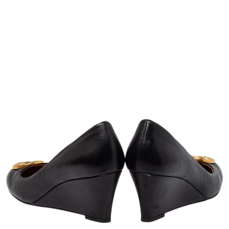 Pre Owned Tory Burch Black Leather Chelsea Wedge Pumps Size 35