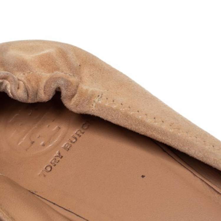 Pre Owned Tory Burch Beige Suede Reva Scrunch Ballet Flats Size 38.5