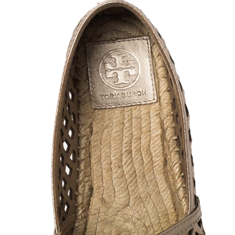 Pre Owned Tory Burch Gold Leather Laser Cut Espadrille Flats Size 38.5
