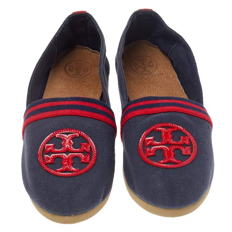مملوكة مسبقًا Tory Burch Navy Blue/Red Canvas And Patent Leather Logo Slip On Flats Size 38