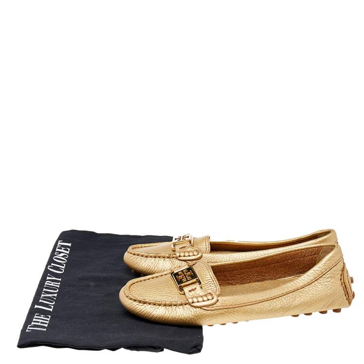 Pre Owned Tory Burch Gold Foil Leather Metal Logo Slip On Loafers Size 36