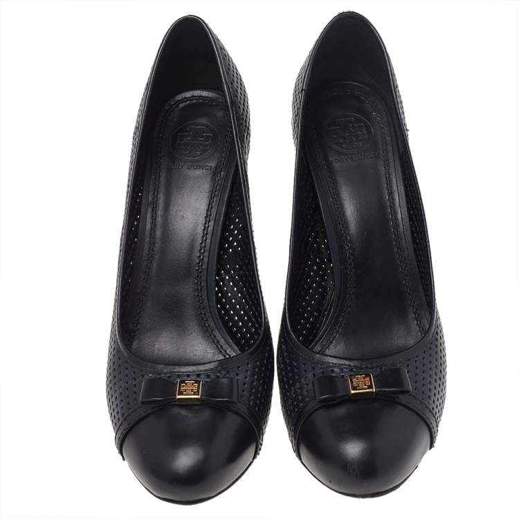 Pre Owned Tory Burch Black/Blue Perforated Leather Bow Pumps Size 38