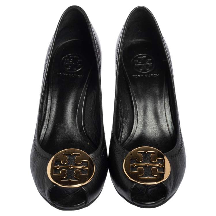 مملوكة مسبقًا Tory Burch Black Leather Sally Wedge Pumps Size 37.5