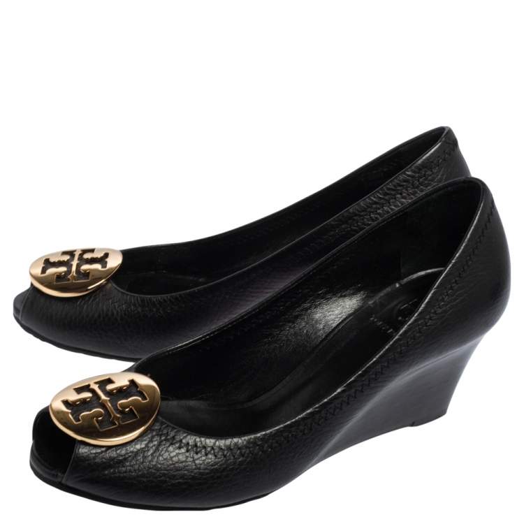 مملوكة مسبقًا Tory Burch Black Leather Sally Wedge Pumps Size 37.5