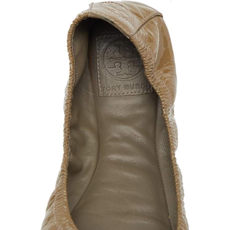 Pre Owned Tory Burch Olive Green Patent Leather Scrunch Ballet Flats Size 38