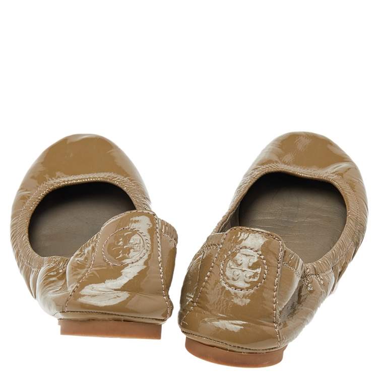 Pre Owned Tory Burch Olive Green Patent Leather Scrunch Ballet Flats Size 38