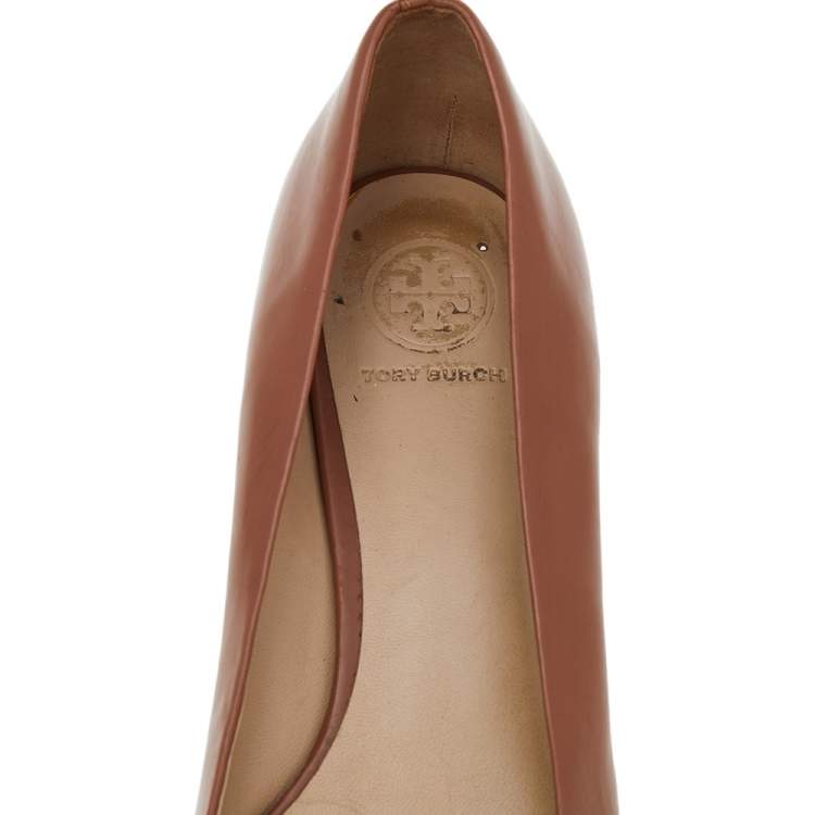 Pre Owned Tory Burch Brown Leather Reva Block Heel Pumps Size 37.5