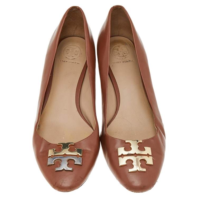 Pre Owned Tory Burch Brown Leather Reva Block Heel Pumps Size 37.5