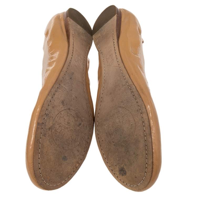 Pre Owned Tory Burch Beige Patent Leather Scrunch Ballet Flats Size 37