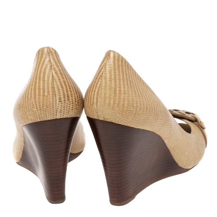 Pre Owned Tory Burch Cream Lizard Embossed Leather Julianne Wedge Pumps Size 39