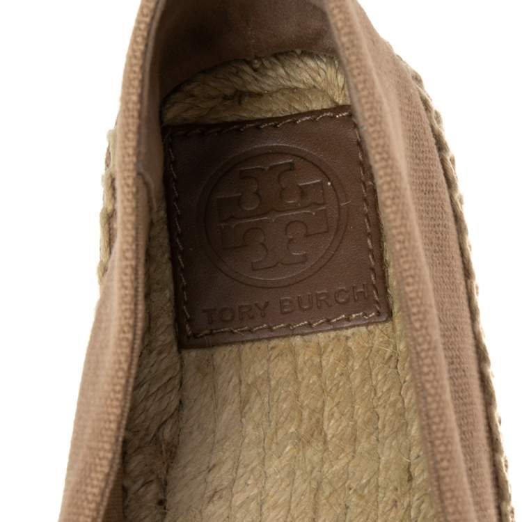 Pre Owned Tory Burch Beige/White Canvas Cap Toe  Espadrille Fats Size 38.5