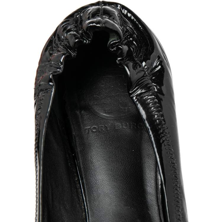 Pre Owned Tory Burch Black Patent  Reva Scrunch Ballet Flats Size 37.5