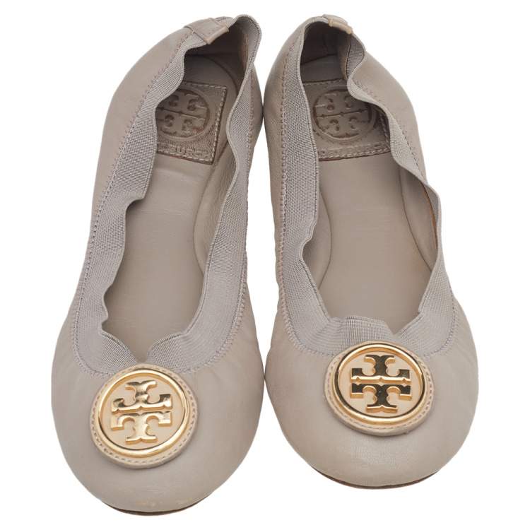 Pre Owned Tory Burch Grey Leather Carolina Scrunch Ballet Flats Size 37
