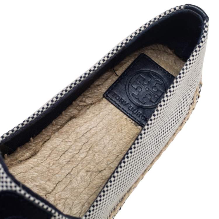 Pre Owned Tory Burch Blue/White Canvas And Leather Poppy Logo Espadrilles Size 37