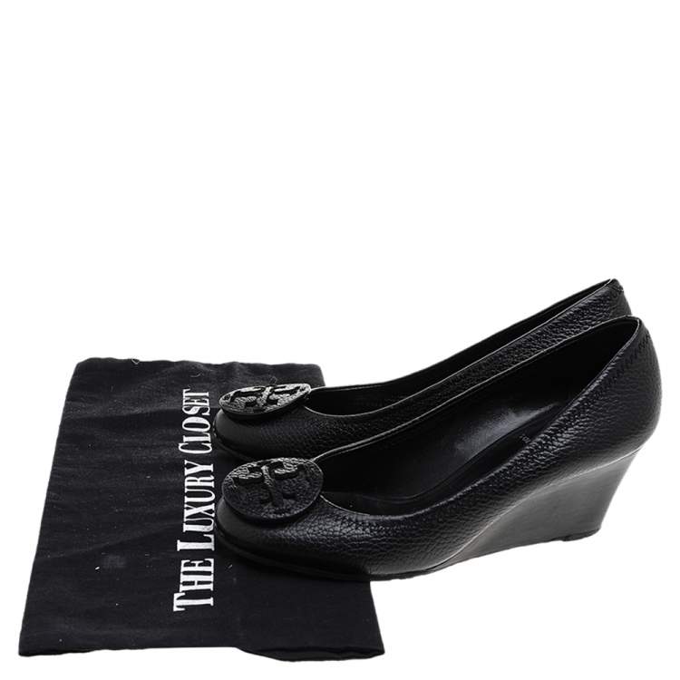 Pre Owned Tory Burch Black Leather Julianne Wedge Pumps Size 35