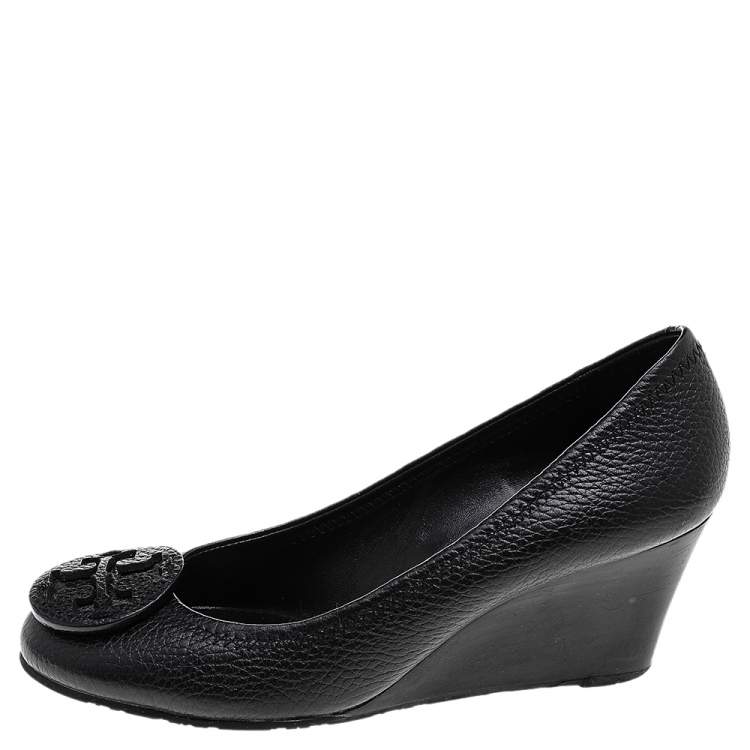 Pre Owned Tory Burch Black Leather Julianne Wedge Pumps Size 35