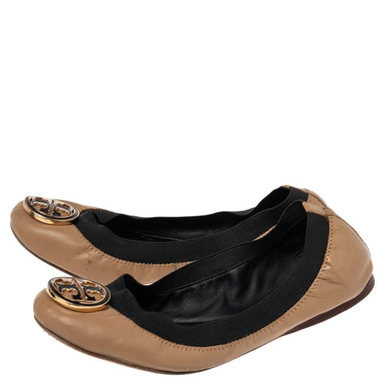Pre Owned Tory Burch Beige/Black Leather Reva Pebbled Logo Ballerina Flats Size 37