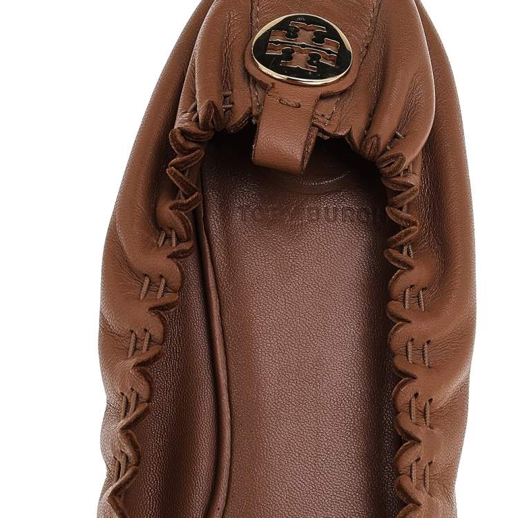 Pre Owned Tory Burch Tan/Black Leather And Patent Leather Cap Toe Scrunch Ballet Flats Size 39