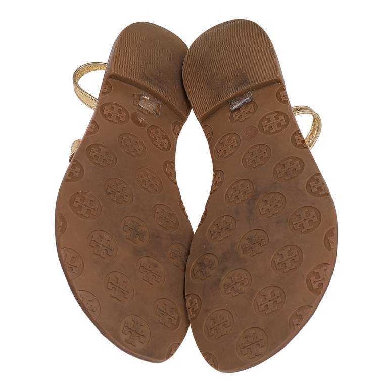 Pre Owned Tory Burch Metallic Gold Leather Logo Embellished Thong Flat Sandals Size 39