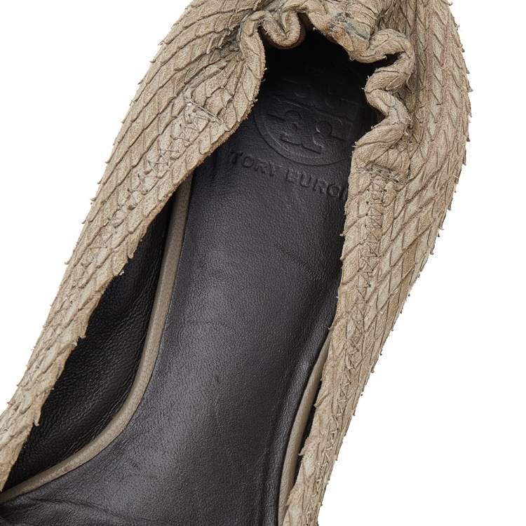 Pre Owned Tory Burch Beige Python Embossed Leather Minnie Scrunch Ballet Flats Size 38.5