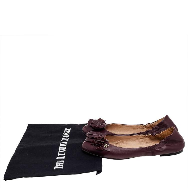 Pre Owned Tory Burch Burgundy Leather Flower Scrunch Ballet Flats Size 35.5