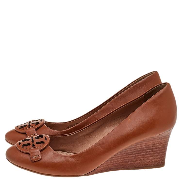 Pre Owned Tory Burch Brown Leather Selma Wedge Logo Pumps Size 38.5