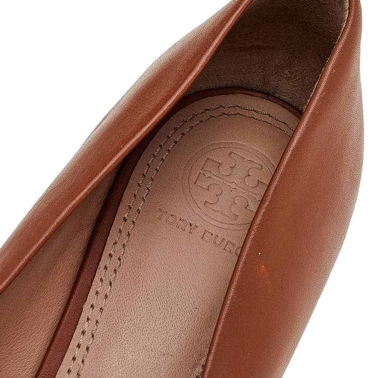 Pre Owned Tory Burch Brown Leather Selma Wedge Logo Pumps Size 38.5