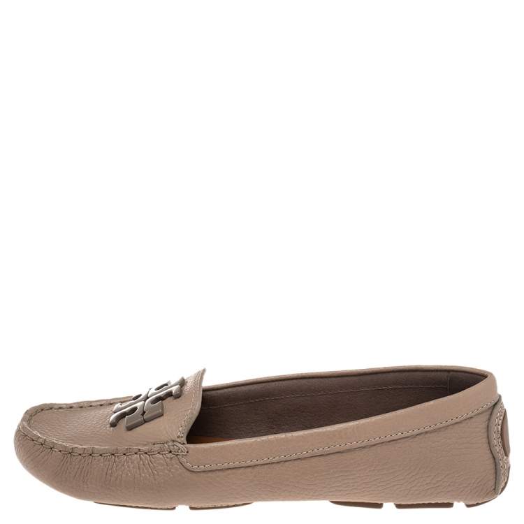 Pre Owned Tory Burch Beige Leather Slip on Loafers Size 38.5