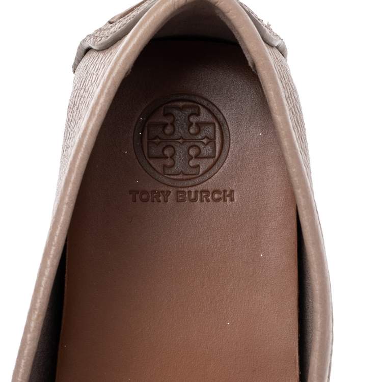 Pre Owned Tory Burch Beige Leather Slip on Loafers Size 38.5