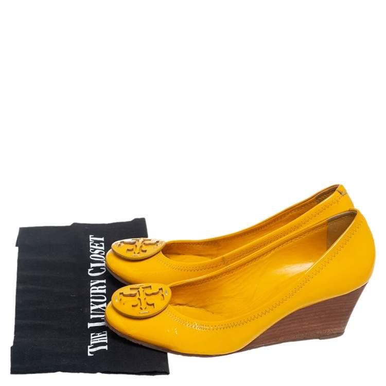 Pre Owned Tory Burch Yellow Patent Leather Sally Wedge Pumps Size 39