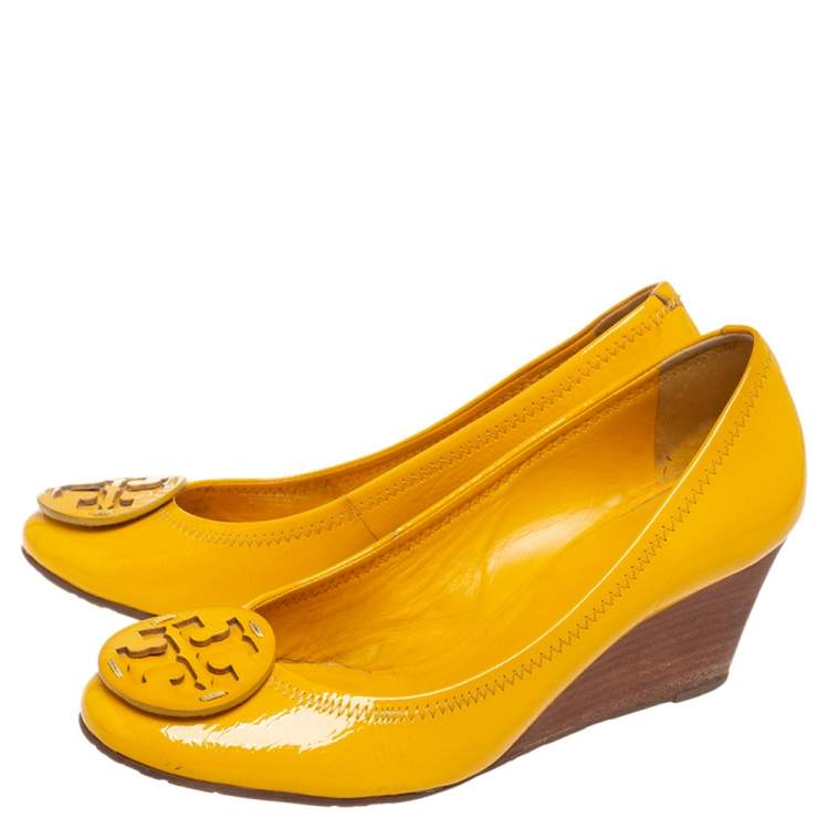 Pre Owned Tory Burch Yellow Patent Leather Sally Wedge Pumps Size 39