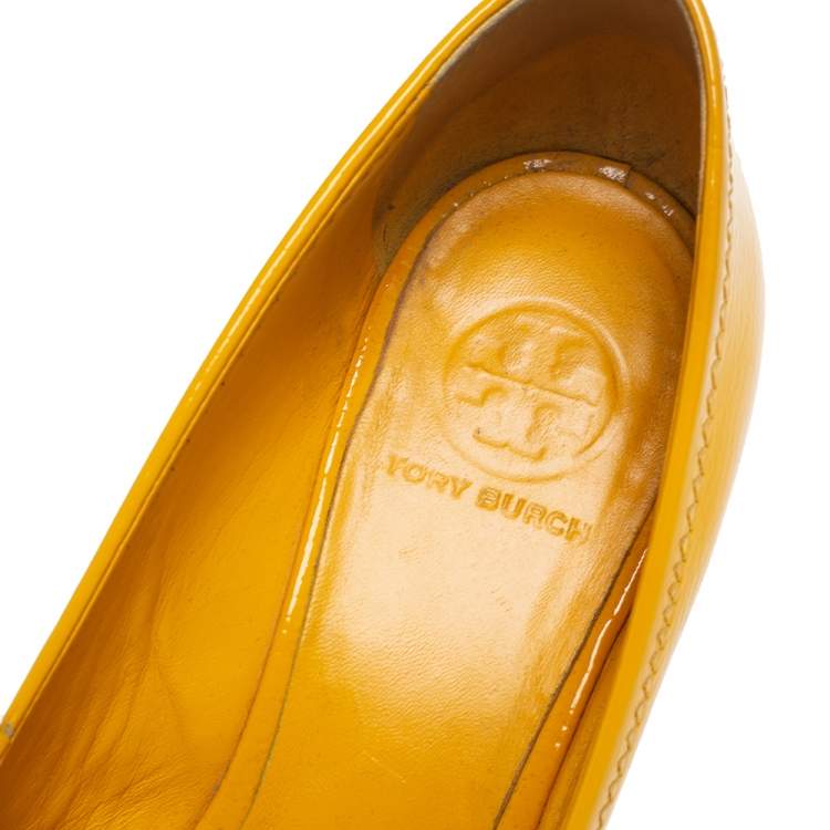 Pre Owned Tory Burch Yellow Patent Leather Sally Wedge Pumps Size 39