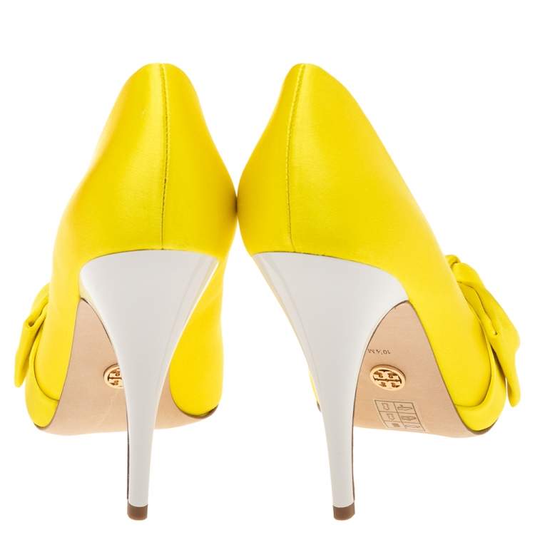Pre Owned Tory Burch Yellow Satin Knotted Bow Pointed-Toe Pumps Size 40.5