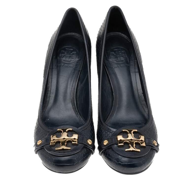 Pre Owned Tory Burch Navy Blue Python Embossed Leather Signature Logo Block Heel Pumps Size 36