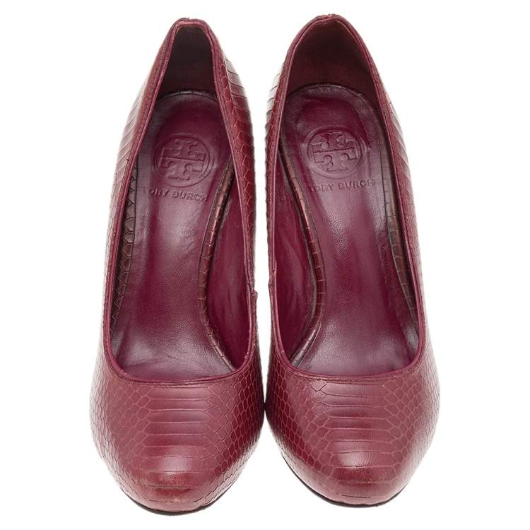 Pre Owned Tory Burch Burgundy Python Embossed Leather Pumps Size 35.5