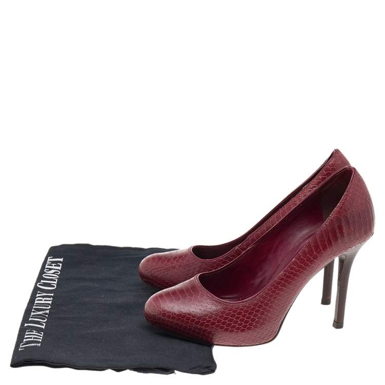 Pre Owned Tory Burch Burgundy Python Embossed Leather Pumps Size 35.5