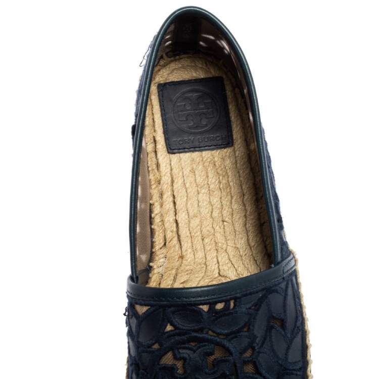 مملوكة مسبقًا Tory Burch Navy Blue Mesh and Leather Trim Jacki Espadrille Flats Size 38
